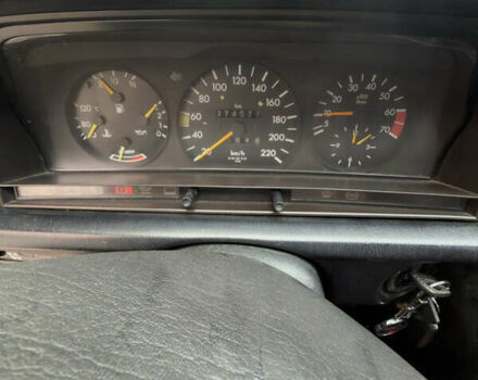 Черный Мерседес 190, объемом двигателя 2 л и пробегом 374 тыс. км за 6500 $, фото 14 на Automoto.ua