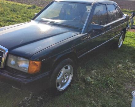 Чорний Мерседес 190, об'ємом двигуна 2.2 л та пробігом 500 тис. км за 709 $, фото 5 на Automoto.ua