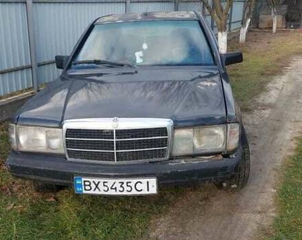 Черный Мерседес 190, объемом двигателя 2 л и пробегом 450 тыс. км за 1500 $, фото 5 на Automoto.ua