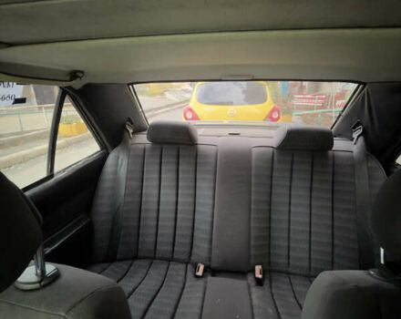 Черный Мерседес 190, объемом двигателя 2 л и пробегом 374 тыс. км за 6500 $, фото 11 на Automoto.ua