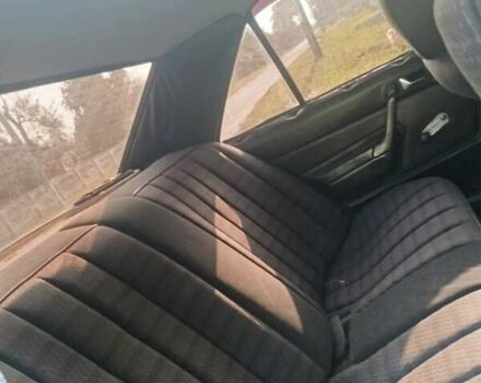 Чорний Мерседес 190, об'ємом двигуна 1.8 л та пробігом 400 тис. км за 1300 $, фото 3 на Automoto.ua