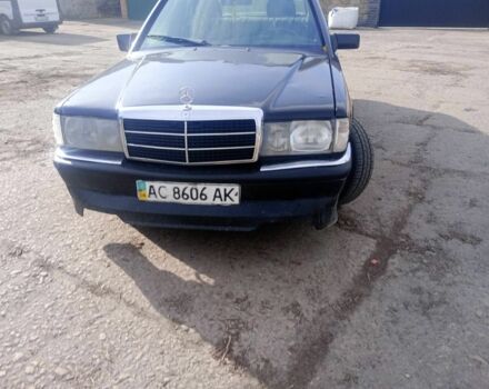 Чорний Мерседес 190, об'ємом двигуна 1 л та пробігом 300 тис. км за 1400 $, фото 1 на Automoto.ua