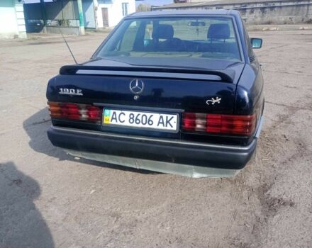 Чорний Мерседес 190, об'ємом двигуна 1 л та пробігом 300 тис. км за 1400 $, фото 4 на Automoto.ua