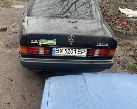 Чорний Мерседес 190, об'ємом двигуна 1.8 л та пробігом 300 тис. км за 1500 $, фото 3 на Automoto.ua