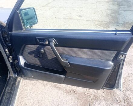 Чорний Мерседес 190, об'ємом двигуна 1 л та пробігом 300 тис. км за 1400 $, фото 3 на Automoto.ua