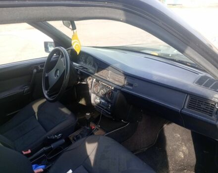 Чорний Мерседес 190, об'ємом двигуна 1 л та пробігом 300 тис. км за 1400 $, фото 5 на Automoto.ua