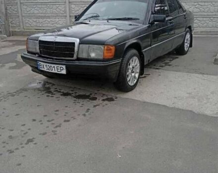 Чорний Мерседес 190, об'ємом двигуна 1.8 л та пробігом 400 тис. км за 1300 $, фото 1 на Automoto.ua