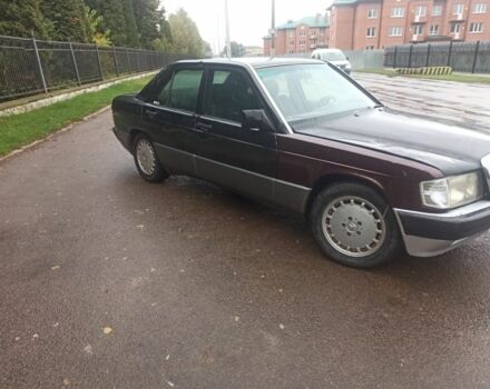 Черный Мерседес 190, объемом двигателя 2 л и пробегом 420 тыс. км за 2000 $, фото 2 на Automoto.ua