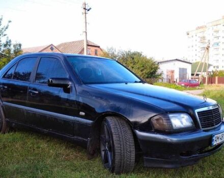 Чорний Мерседес 190, об'ємом двигуна 1.8 л та пробігом 350 тис. км за 1900 $, фото 6 на Automoto.ua