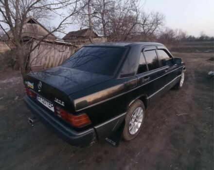 Чорний Мерседес 190, об'ємом двигуна 1.8 л та пробігом 400 тис. км за 1300 $, фото 1 на Automoto.ua
