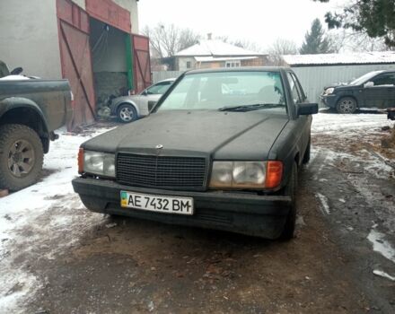 Черный Мерседес 190, объемом двигателя 0 л и пробегом 500 тыс. км за 950 $, фото 1 на Automoto.ua