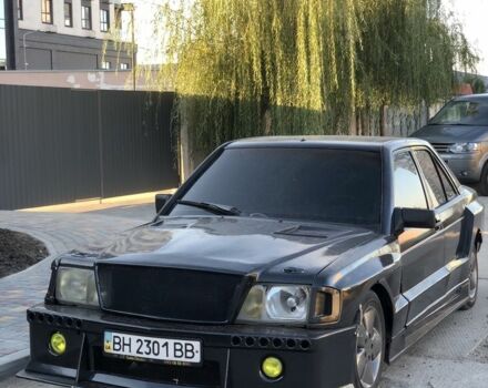 Черный Мерседес 190, объемом двигателя 2 л и пробегом 120 тыс. км за 1000 $, фото 1 на Automoto.ua