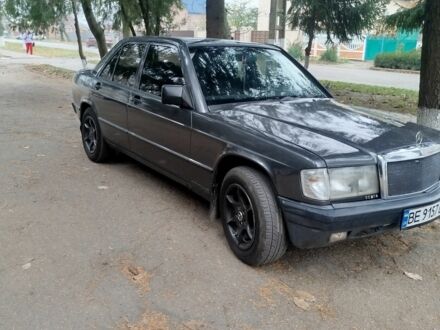 Чорний Мерседес 190, об'ємом двигуна 2 л та пробігом 350 тис. км за 2500 $, фото 1 на Automoto.ua