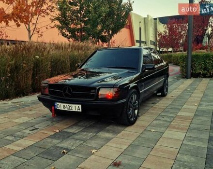 Черный Мерседес 190, объемом двигателя 2.3 л и пробегом 271 тыс. км за 4000 $, фото 1 на Automoto.ua