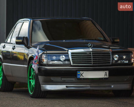 Черный Мерседес 190, объемом двигателя 2 л и пробегом 374 тыс. км за 6500 $, фото 1 на Automoto.ua