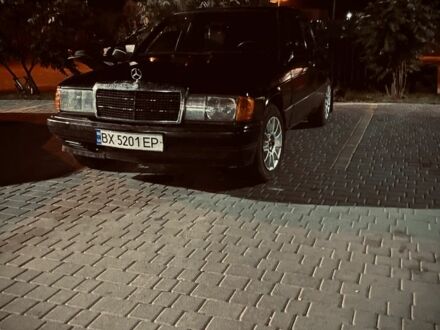 Чорний Мерседес 190, об'ємом двигуна 1.8 л та пробігом 300 тис. км за 1500 $, фото 1 на Automoto.ua