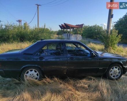 Чорний Мерседес 190, об'ємом двигуна 1.8 л та пробігом 320 тис. км за 3000 $, фото 1 на Automoto.ua