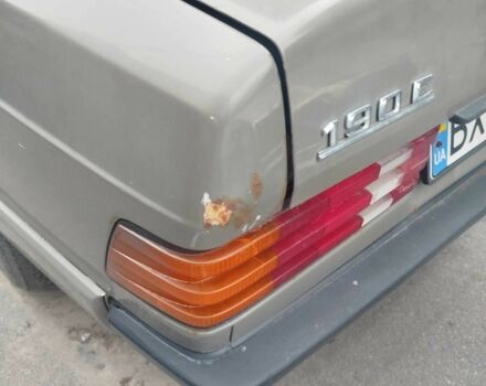 Коричневий Мерседес 190, об'ємом двигуна 2.3 л та пробігом 300 тис. км за 1000 $, фото 3 на Automoto.ua