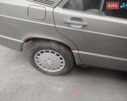 Коричневый Мерседес 190, объемом двигателя 2.3 л и пробегом 300 тыс. км за 1000 $, фото 7 на Automoto.ua