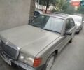 Коричневый Мерседес 190, объемом двигателя 2.3 л и пробегом 300 тыс. км за 1000 $, фото 1 на Automoto.ua