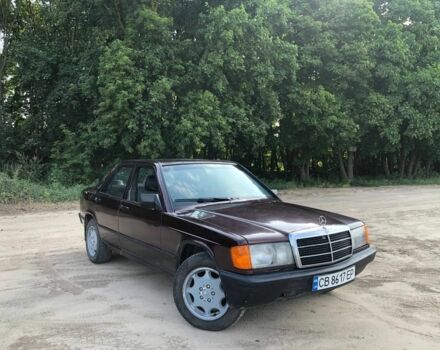 Червоний Мерседес 190, об'ємом двигуна 2 л та пробігом 420 тис. км за 2200 $, фото 4 на Automoto.ua