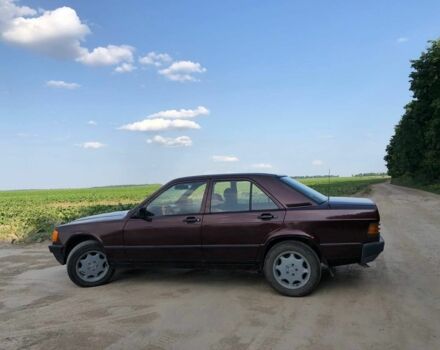 Червоний Мерседес 190, об'ємом двигуна 2 л та пробігом 420 тис. км за 2200 $, фото 1 на Automoto.ua