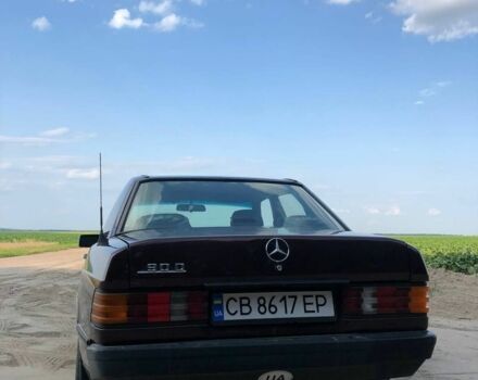 Червоний Мерседес 190, об'ємом двигуна 2 л та пробігом 420 тис. км за 2200 $, фото 3 на Automoto.ua