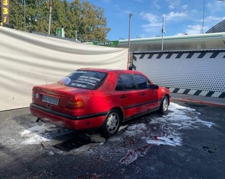 Мерседес 190 1995 в Виннице на Automoto.ua Красный Мерседес 190, объемом двигателя 1.8 л и пробегом 425 тыс. км за 1250 $, фото 2 на Automoto.ua