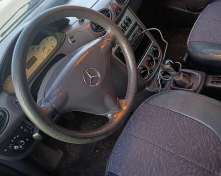 Красный Мерседес 190, объемом двигателя 1.9 л и пробегом 293 тыс. км за 3000 $, фото 4 на Automoto.ua