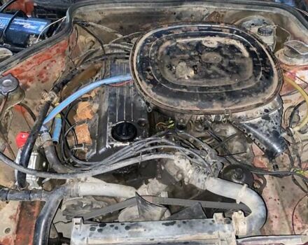 Красный Мерседес 190, объемом двигателя 2 л и пробегом 450 тыс. км за 1150 $, фото 4 на Automoto.ua