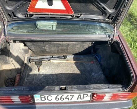 Красный Мерседес 190, объемом двигателя 2 л и пробегом 300 тыс. км за 1500 $, фото 10 на Automoto.ua