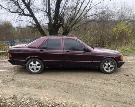 Красный Мерседес 190, объемом двигателя 2 л и пробегом 600 тыс. км за 950 $, фото 8 на Automoto.ua