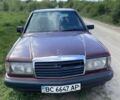 Красный Мерседес 190, объемом двигателя 2 л и пробегом 300 тыс. км за 1500 $, фото 1 на Automoto.ua
