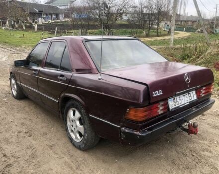 Красный Мерседес 190, объемом двигателя 2 л и пробегом 600 тыс. км за 950 $, фото 5 на Automoto.ua