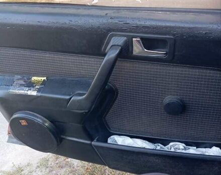 Червоний Мерседес 190, об'ємом двигуна 2 л та пробігом 300 тис. км за 971 $, фото 6 на Automoto.ua