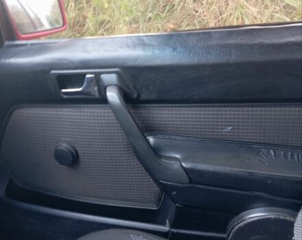 Красный Мерседес 190, объемом двигателя 0 л и пробегом 300 тыс. км за 958 $, фото 4 на Automoto.ua