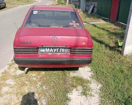 Червоний Мерседес 190, об'ємом двигуна 2 л та пробігом 300 тис. км за 971 $, фото 1 на Automoto.ua