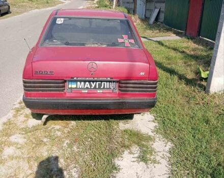 Красный Мерседес 190, объемом двигателя 0 л и пробегом 300 тыс. км за 958 $, фото 2 на Automoto.ua