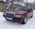 Красный Мерседес 190, объемом двигателя 2 л и пробегом 450 тыс. км за 1750 $, фото 1 на Automoto.ua