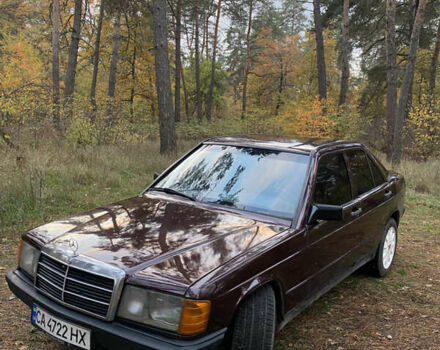 Красный Мерседес 190, объемом двигателя 2 л и пробегом 299 тыс. км за 2700 $, фото 2 на Automoto.ua