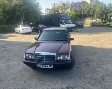 Червоний Мерседес 190, об'ємом двигуна 2 л та пробігом 100 тис. км за 2600 $, фото 1 на Automoto.ua