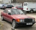 Красный Мерседес 190, объемом двигателя 2 л и пробегом 333 тыс. км за 1000 $, фото 1 на Automoto.ua