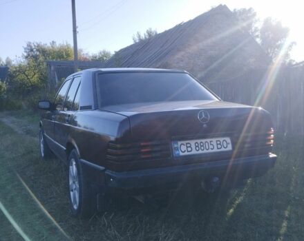Красный Мерседес 190, объемом двигателя 2 л и пробегом 240 тыс. км за 1800 $, фото 2 на Automoto.ua