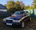 Красный Мерседес 190, объемом двигателя 2 л и пробегом 240 тыс. км за 1800 $, фото 1 на Automoto.ua