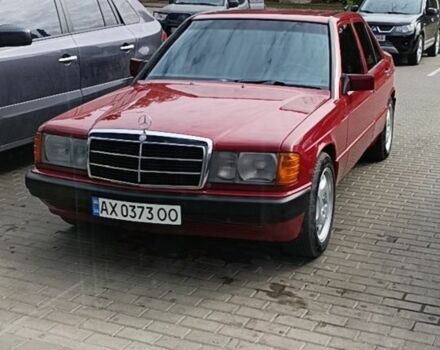 Красный Мерседес 190, объемом двигателя 2 л и пробегом 230 тыс. км за 3100 $, фото 6 на Automoto.ua