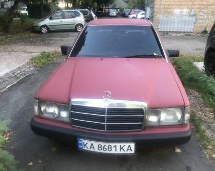 Червоний Мерседес 190, об'ємом двигуна 2.6 л та пробігом 425 тис. км за 2300 $, фото 2 на Automoto.ua