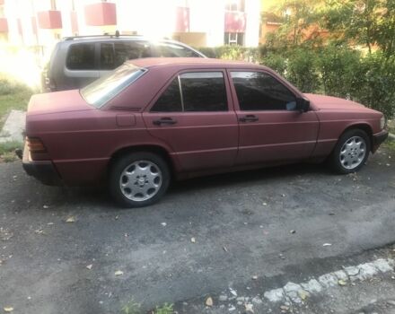 Червоний Мерседес 190, об'ємом двигуна 2.6 л та пробігом 425 тис. км за 2300 $, фото 1 на Automoto.ua