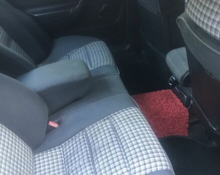 Червоний Мерседес 190, об'ємом двигуна 2.6 л та пробігом 425 тис. км за 2300 $, фото 5 на Automoto.ua