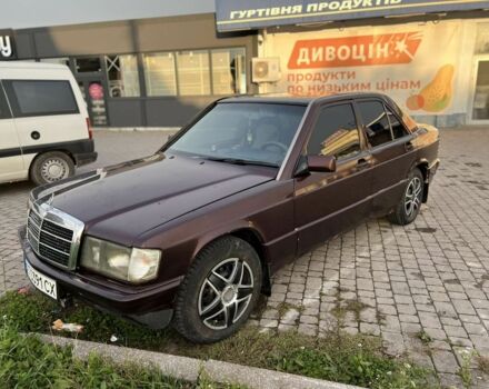 Красный Мерседес 190, объемом двигателя 2.3 л и пробегом 450 тыс. км за 1200 $, фото 4 на Automoto.ua