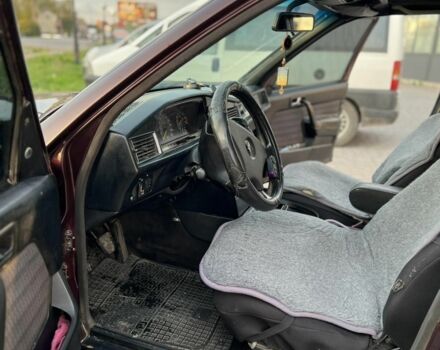 Красный Мерседес 190, объемом двигателя 2.3 л и пробегом 450 тыс. км за 1200 $, фото 13 на Automoto.ua